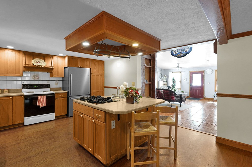 15 Lexington-Ontario Road, Ontario, Ohio 44906, 3 Bedrooms Bedrooms, ,2 BathroomsBathrooms,Residential,For Sale,Lexington-Ontario Road,9070164