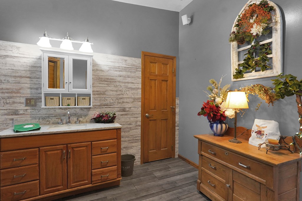 15 Lexington-Ontario Road, Ontario, Ohio 44906, 3 Bedrooms Bedrooms, ,2 BathroomsBathrooms,Residential,For Sale,Lexington-Ontario Road,9070164