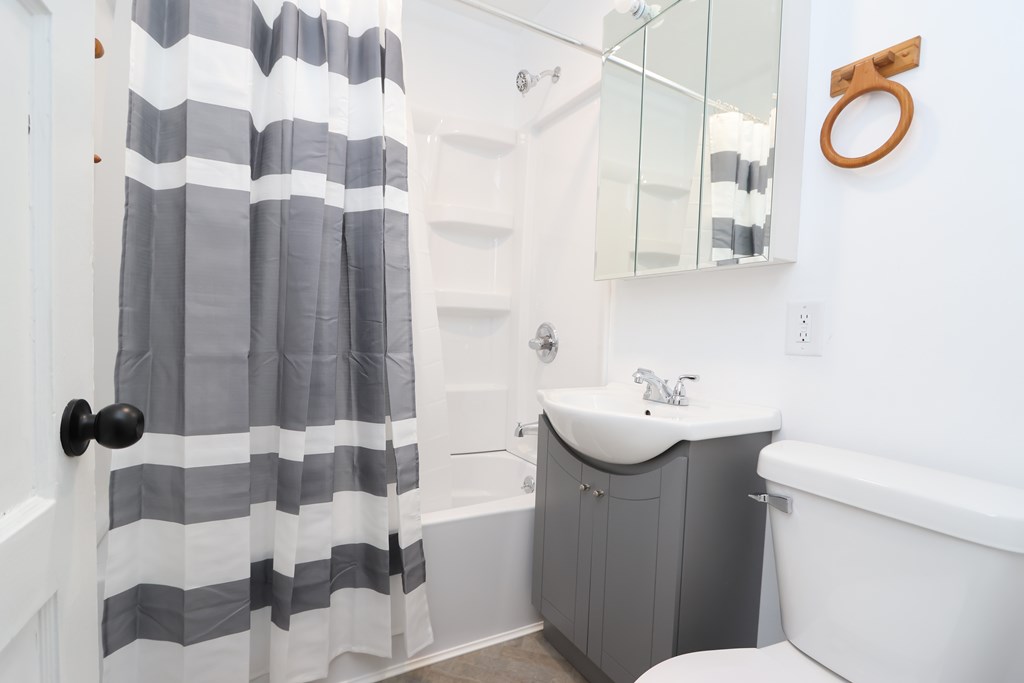 356 Linden Road, Mansfield, Ohio 44903, 3 Bedrooms Bedrooms, ,1 BathroomBathrooms,Residential,For Sale,Linden Road,9070193