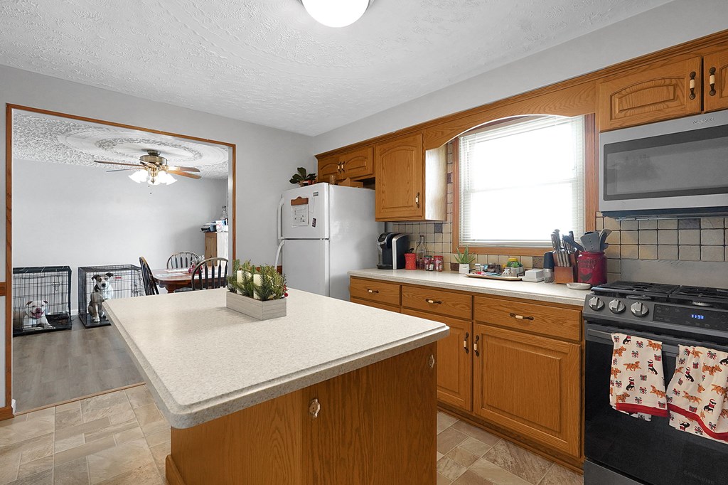 1742 Windsor Road, Mansfield, Ohio 44905, 4 Bedrooms Bedrooms, ,Residential Income,For Sale,Windsor Road,9070214