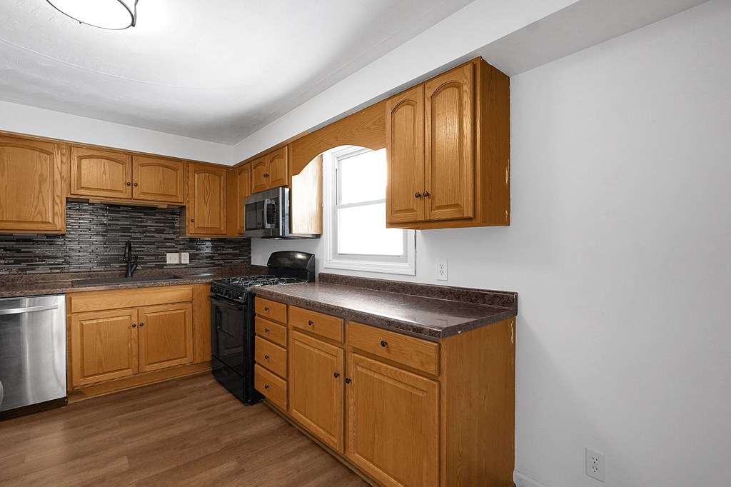 1742 Windsor Road, Mansfield, Ohio 44905, 4 Bedrooms Bedrooms, ,Residential Income,For Sale,Windsor Road,9070214