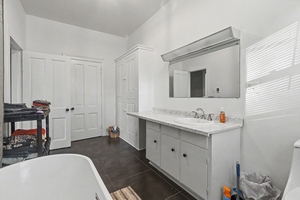 321 N Market Street, Galion, Ohio 44833, 5 Bedrooms Bedrooms, ,2 BathroomsBathrooms,Residential,For Sale,Market Street,9070264