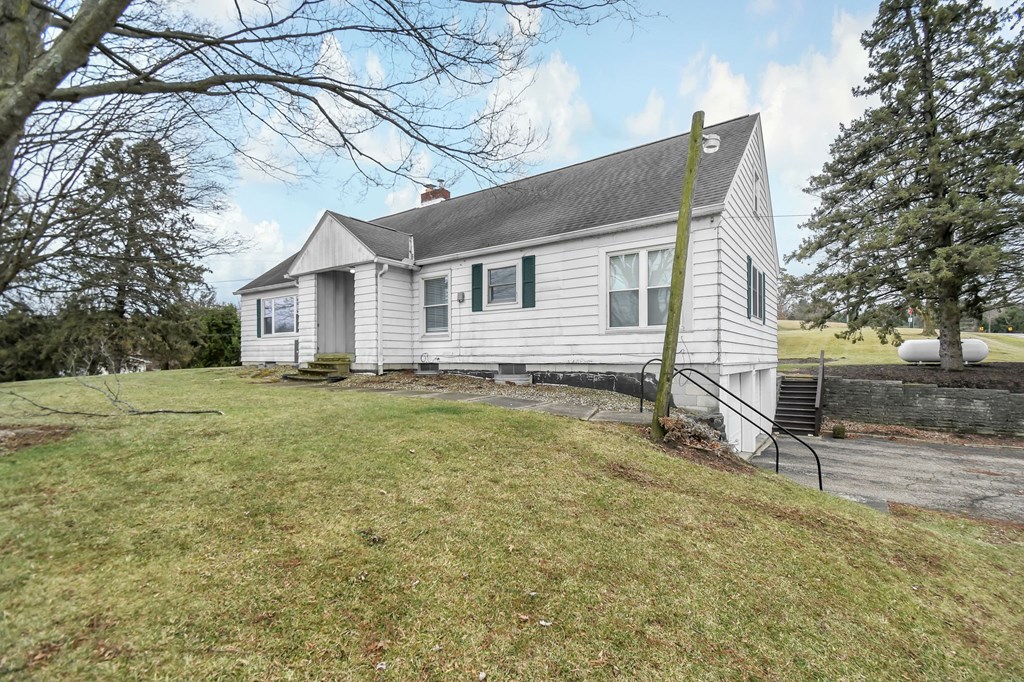 3681 Bellville North Road, Bellville, Ohio 44813, 4 Bedrooms Bedrooms, ,1 BathroomBathrooms,Residential,For Sale,Bellville North Road,9070287 3681 Bellville North Road, Bellville, Ohio 44813, 4 Bedrooms Bedrooms, ,1 BathroomBathrooms,Residential,For Sale,Bellville North Road,9070287