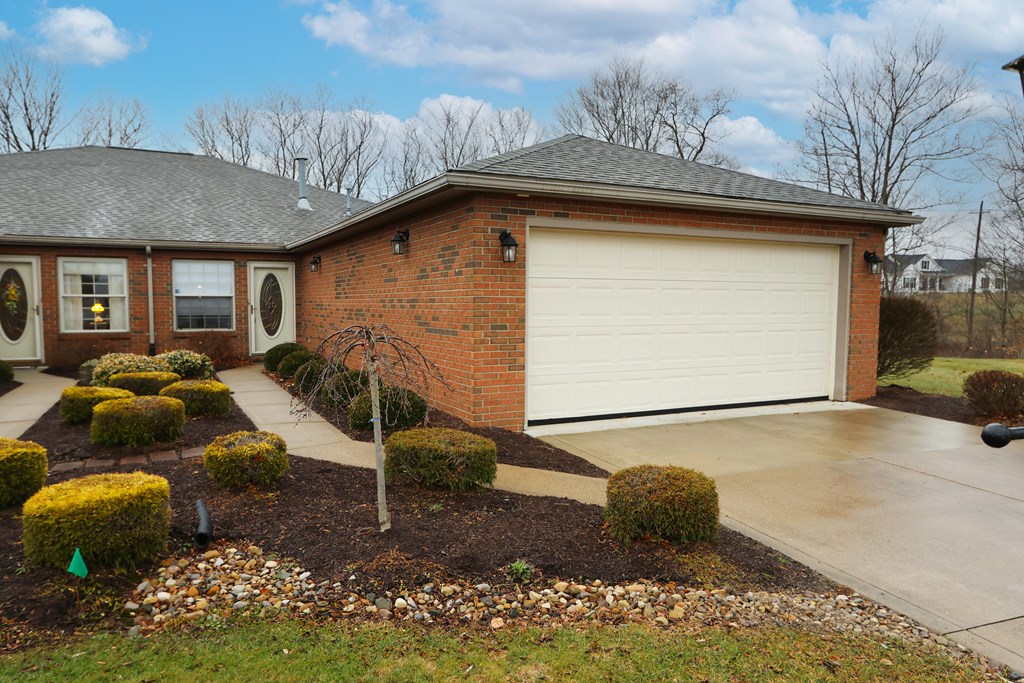 1105 Bogey Drive, Mansfield, Ohio 44903, 2 Bedrooms Bedrooms, ,2 BathroomsBathrooms,Residential,For Sale,Bogey Drive,9070291