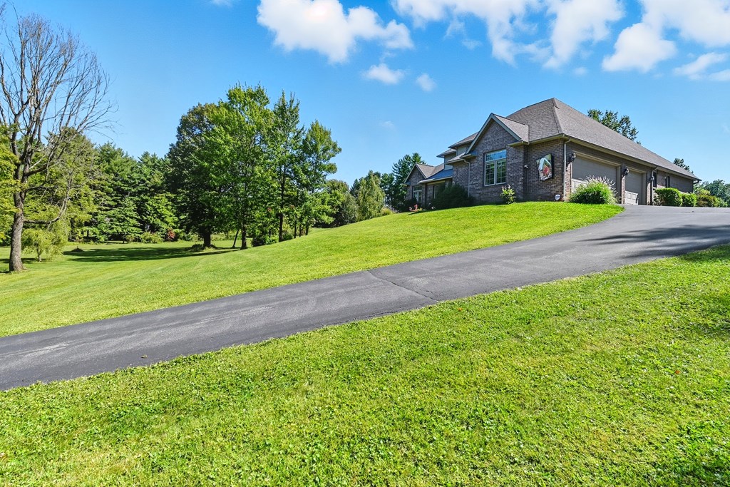 2735 Millsboro Road, Mansfield, Ohio 44903, 4 Bedrooms Bedrooms, ,3 BathroomsBathrooms,Residential,For Sale,Millsboro Road,9070306