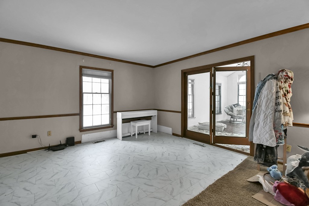 309 Vanderbilt Road, Mansfield, Ohio 44904, 2 Bedrooms Bedrooms, ,2 BathroomsBathrooms,Residential,For Sale,Vanderbilt Road,9070308