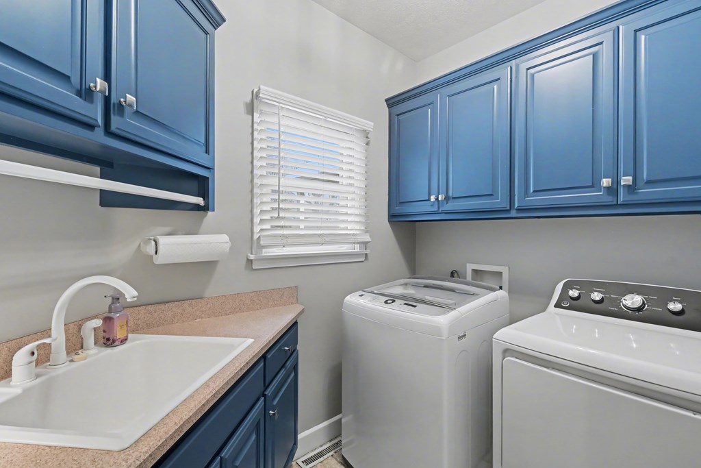 35 E Gaylord Avenue, Shelby, Ohio 44875, 4 Bedrooms Bedrooms, ,3 BathroomsBathrooms,Residential,For Sale,Gaylord Avenue,9070310 35 E Gaylord Avenue, Shelby, Ohio 44875, 4 Bedrooms Bedrooms, ,3 BathroomsBathrooms,Residential,For Sale,Gaylord Avenue,9070310