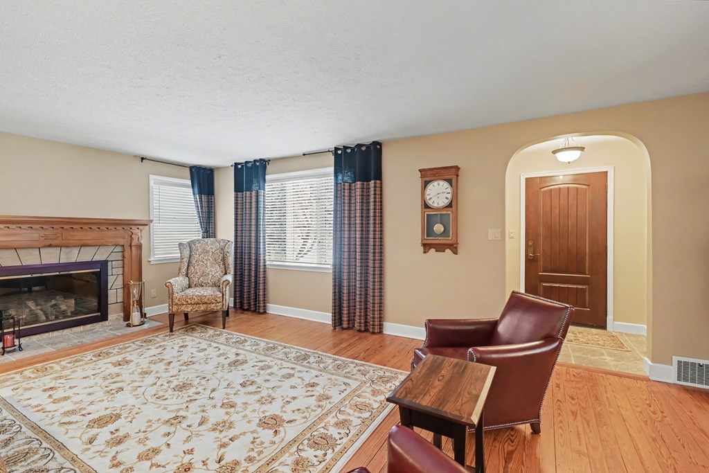 35 E Gaylord Avenue, Shelby, Ohio 44875, 4 Bedrooms Bedrooms, ,3 BathroomsBathrooms,Residential,For Sale,Gaylord Avenue,9070310 35 E Gaylord Avenue, Shelby, Ohio 44875, 4 Bedrooms Bedrooms, ,3 BathroomsBathrooms,Residential,For Sale,Gaylord Avenue,9070310