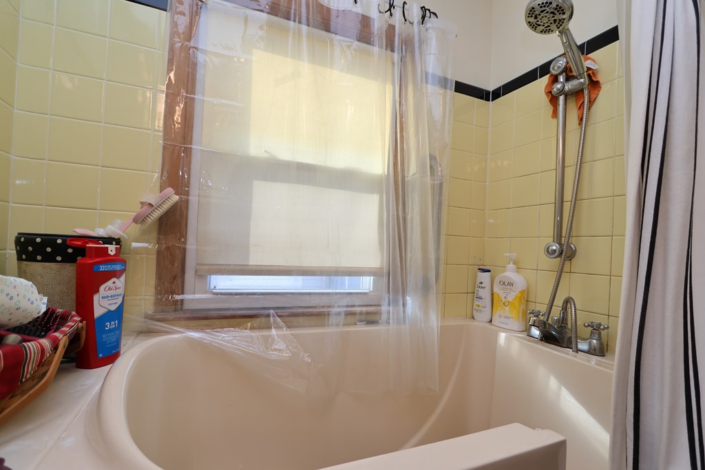 271 Westgate Road, Galion, Ohio 44833, 3 Bedrooms Bedrooms, ,1 BathroomBathrooms,Residential,For Sale,Westgate Road,9070311