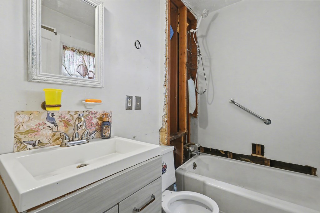 2130 State Route 39, Lucas, Ohio 44843, 4 Bedrooms Bedrooms, ,1 BathroomBathrooms,Residential,For Sale,State Route 39,9070328 2130 State Route 39, Lucas, Ohio 44843, 4 Bedrooms Bedrooms, ,1 BathroomBathrooms,Residential,For Sale,State Route 39,9070328