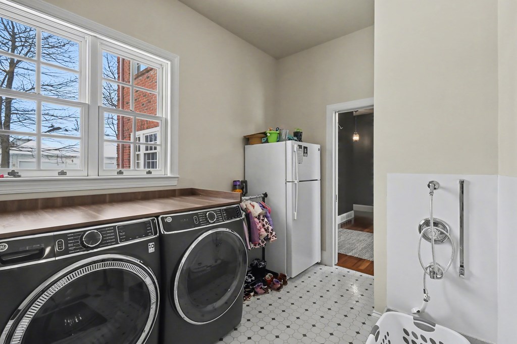 1834 Pin Oak Trail, Mansfield, Ohio 44906, 4 Bedrooms Bedrooms, ,2 BathroomsBathrooms,Residential,For Sale,Pin Oak Trail,9070337