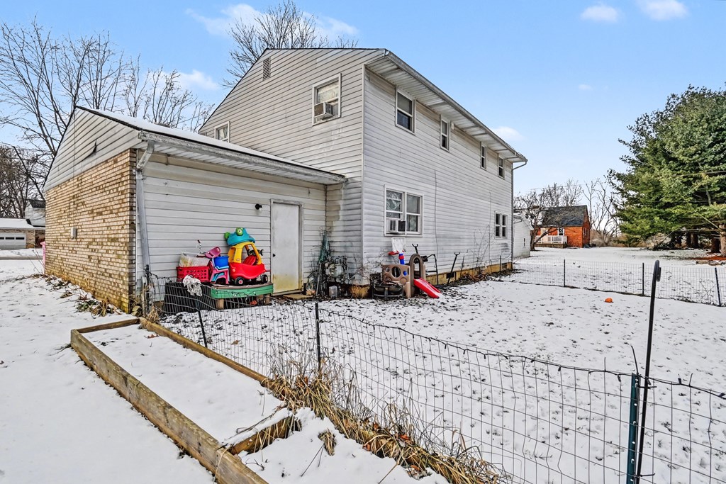 952 - 954 Mayflower Avenue, Mansfield, Ohio 44905, 4 Bedrooms Bedrooms, ,Residential Income,For Sale,- 954 Mayflower Avenue,9070343