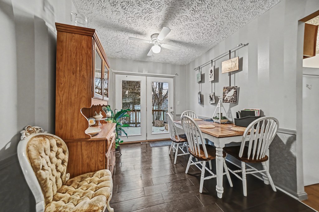 151 West Smiley Avenue Unit C & D, Shelby, Ohio 44875, 4 Bedrooms Bedrooms, ,Residential Income,For Sale,West Smiley Avenue Unit C & D,9070344