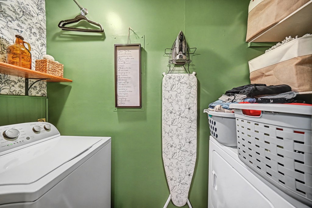 151 West Smiley Avenue Unit C & D, Shelby, Ohio 44875, 4 Bedrooms Bedrooms, ,Residential Income,For Sale,West Smiley Avenue Unit C & D,9070344