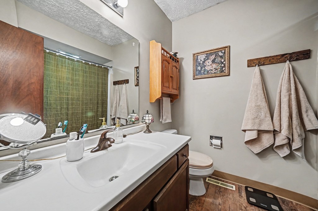 151 West Smiley Avenue Unit C & D, Shelby, Ohio 44875, 4 Bedrooms Bedrooms, ,Residential Income,For Sale,West Smiley Avenue Unit C & D,9070344