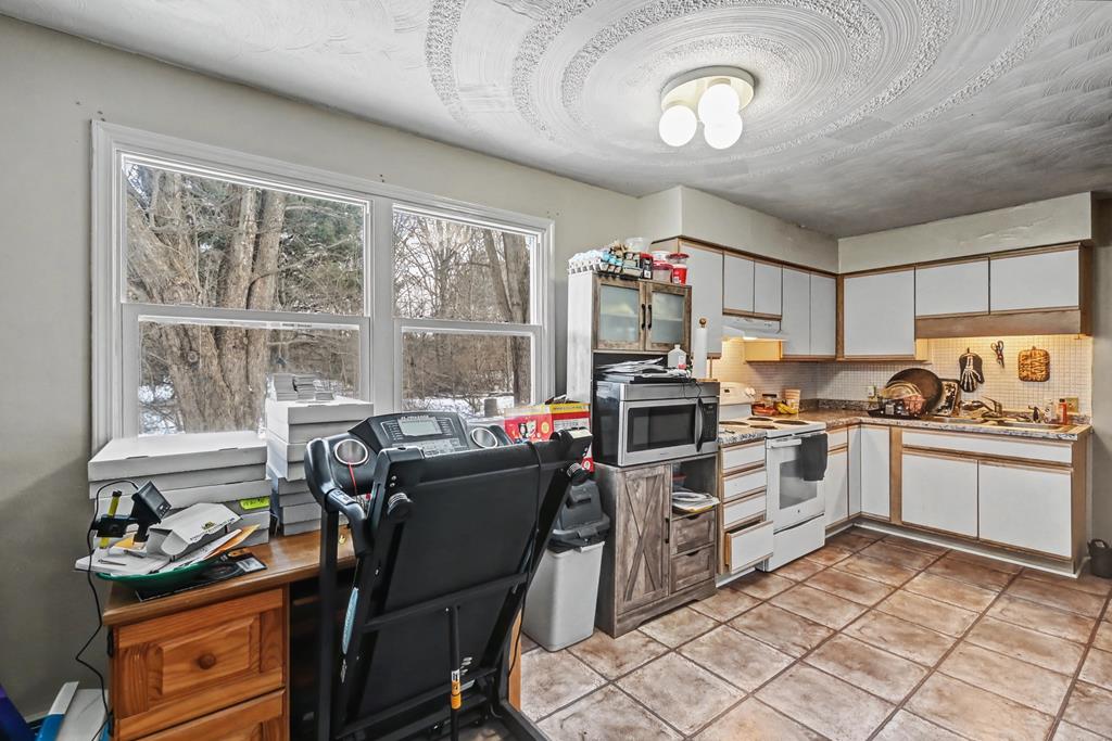 942 -944 Mayflower Avenue, Mansfield, Ohio 44905, 4 Bedrooms Bedrooms, ,Residential Income,For Sale,-944 Mayflower Avenue,9070346