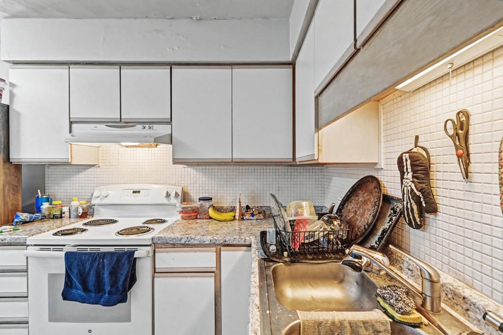 942 -944 Mayflower Avenue, Mansfield, Ohio 44905, 4 Bedrooms Bedrooms, ,Residential Income,For Sale,-944 Mayflower Avenue,9070346