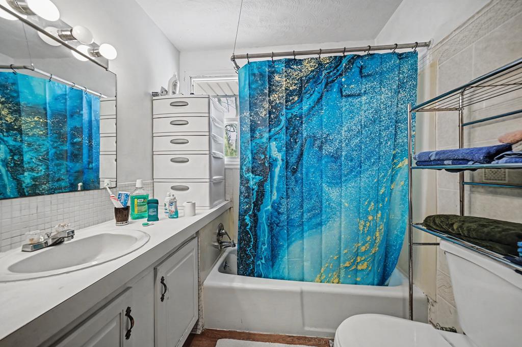 942 -944 Mayflower Avenue, Mansfield, Ohio 44905, 4 Bedrooms Bedrooms, ,Residential Income,For Sale,-944 Mayflower Avenue,9070346