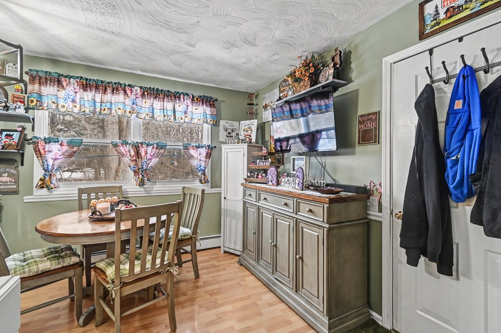 942 -944 Mayflower Avenue, Mansfield, Ohio 44905, 4 Bedrooms Bedrooms, ,Residential Income,For Sale,-944 Mayflower Avenue,9070346