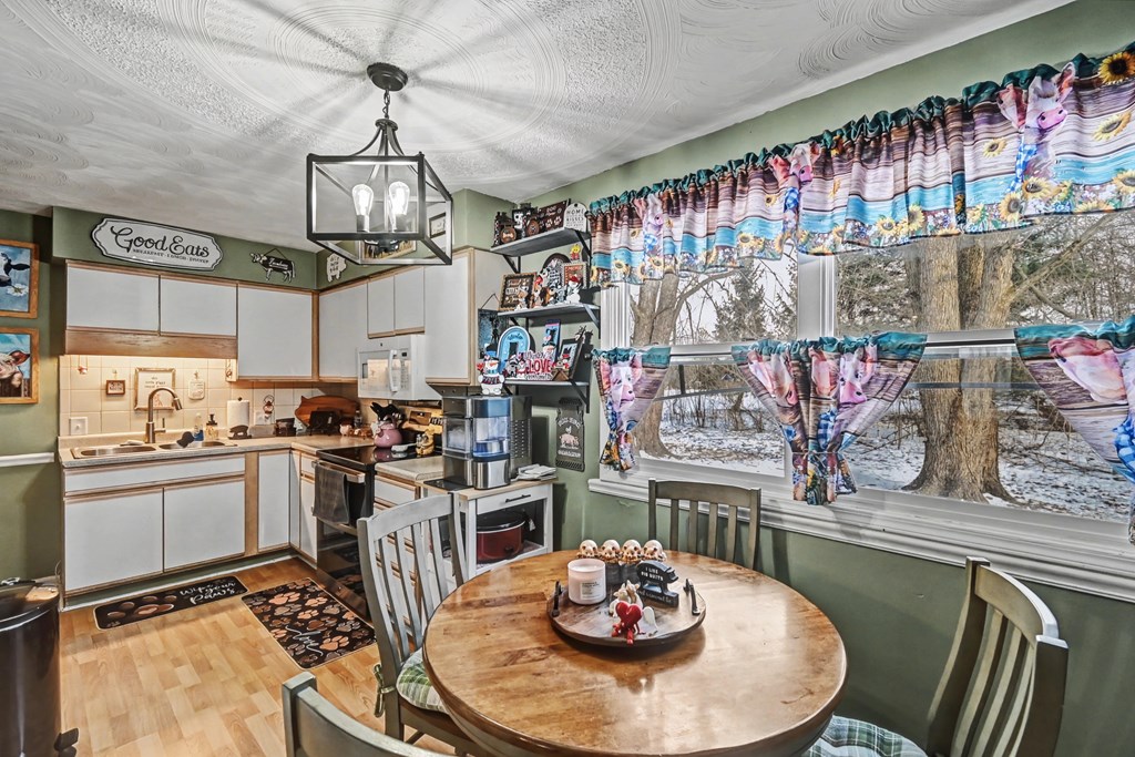 942 -944 Mayflower Avenue, Mansfield, Ohio 44905, 4 Bedrooms Bedrooms, ,Residential Income,For Sale,-944 Mayflower Avenue,9070346