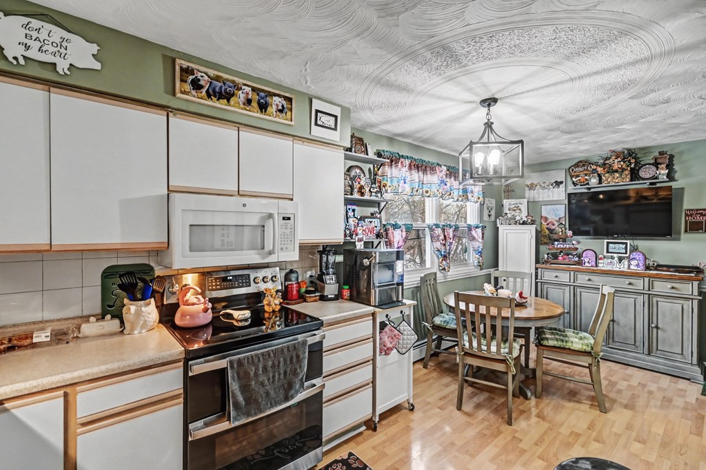 942 -944 Mayflower Avenue, Mansfield, Ohio 44905, 4 Bedrooms Bedrooms, ,Residential Income,For Sale,-944 Mayflower Avenue,9070346