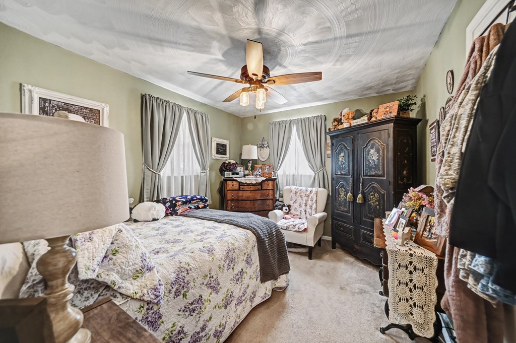 942 -944 Mayflower Avenue, Mansfield, Ohio 44905, 4 Bedrooms Bedrooms, ,Residential Income,For Sale,-944 Mayflower Avenue,9070346