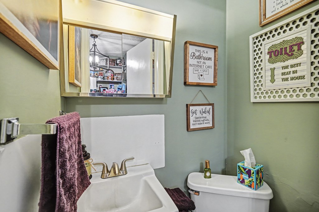 942 -944 Mayflower Avenue, Mansfield, Ohio 44905, 4 Bedrooms Bedrooms, ,Residential Income,For Sale,-944 Mayflower Avenue,9070346