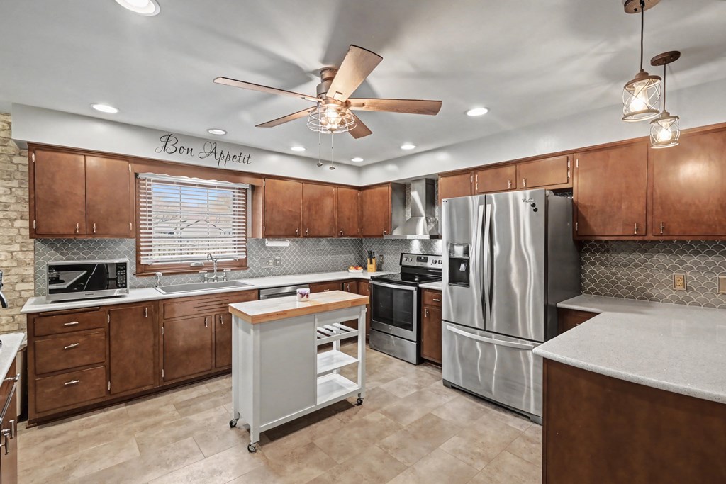 1163 Rosedale Avenue, Bucyrus, Ohio 44820, 3 Bedrooms Bedrooms, ,2 BathroomsBathrooms,Residential,For Sale,Rosedale Avenue,9070347 1163 Rosedale Avenue, Bucyrus, Ohio 44820, 3 Bedrooms Bedrooms, ,2 BathroomsBathrooms,Residential,For Sale,Rosedale Avenue,9070347