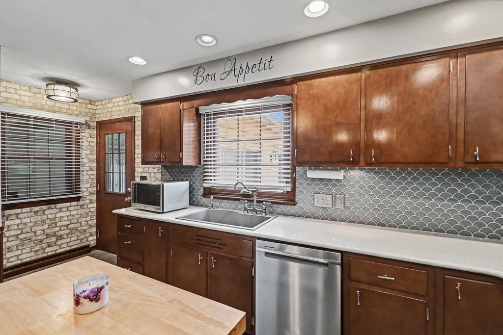 1163 Rosedale Avenue, Bucyrus, Ohio 44820, 3 Bedrooms Bedrooms, ,2 BathroomsBathrooms,Residential,For Sale,Rosedale Avenue,9070347