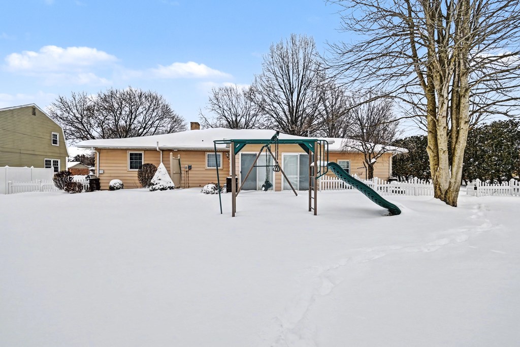 1163 Rosedale Avenue, Bucyrus, Ohio 44820, 3 Bedrooms Bedrooms, ,2 BathroomsBathrooms,Residential,For Sale,Rosedale Avenue,9070347 1163 Rosedale Avenue, Bucyrus, Ohio 44820, 3 Bedrooms Bedrooms, ,2 BathroomsBathrooms,Residential,For Sale,Rosedale Avenue,9070347