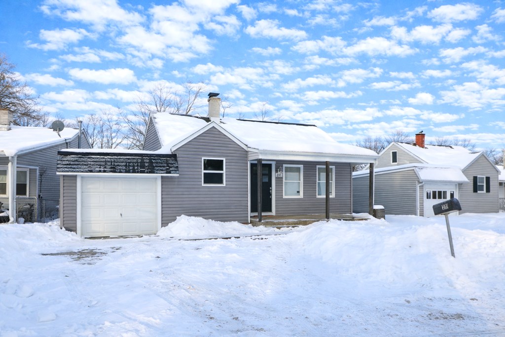 211 N Mcelroy Road, Mansfield, Ohio 44905, 3 Bedrooms Bedrooms, ,1 BathroomBathrooms,Residential,For Sale,Mcelroy Road,9070380 211 N Mcelroy Road, Mansfield, Ohio 44905, 3 Bedrooms Bedrooms, ,1 BathroomBathrooms,Residential,For Sale,Mcelroy Road,9070380