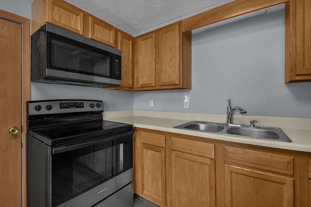 111 E Tiffin Street, Willard, Ohio 44890, 4 Bedrooms Bedrooms, ,2 BathroomsBathrooms,Residential,For Sale,Tiffin Street,9070387