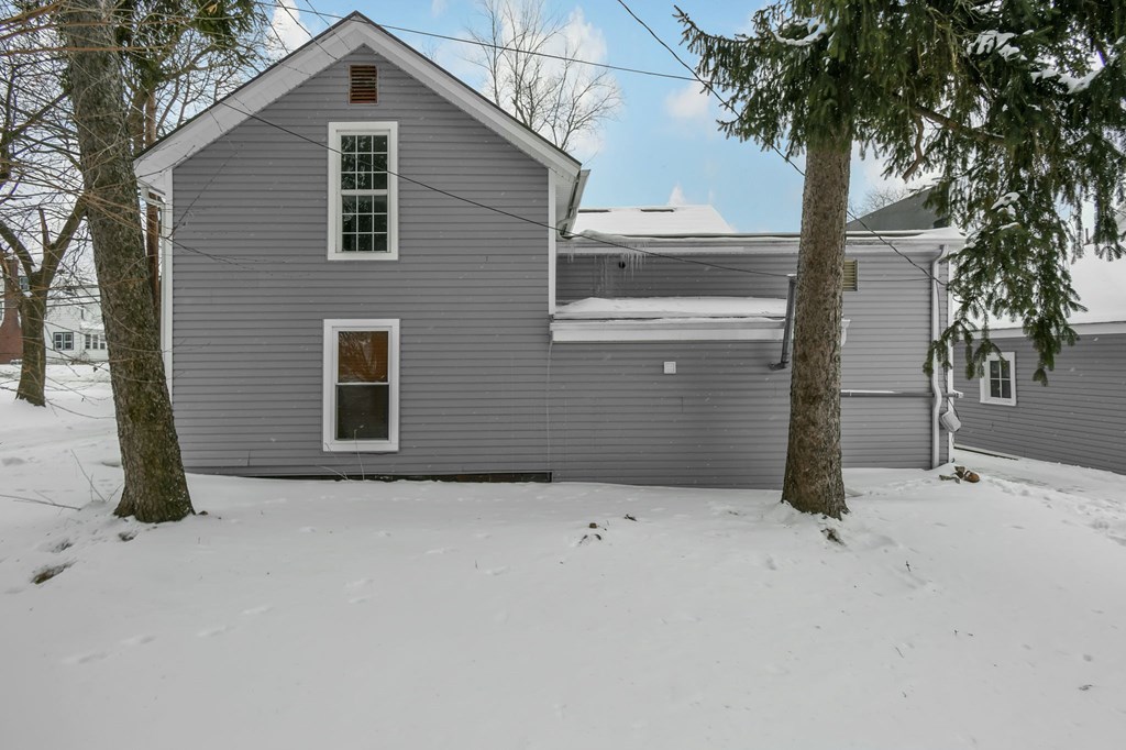 111 E Tiffin Street, Willard, Ohio 44890, 4 Bedrooms Bedrooms, ,2 BathroomsBathrooms,Residential,For Sale,Tiffin Street,9070387