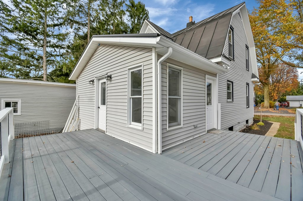 453 E Mansfield Street, New Washington, Ohio 44854, 3 Bedrooms Bedrooms, ,2 BathroomsBathrooms,Residential,For Sale,Mansfield Street,9070403