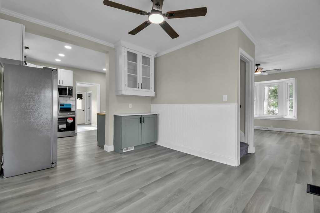 453 E Mansfield Street, New Washington, Ohio 44854, 3 Bedrooms Bedrooms, ,2 BathroomsBathrooms,Residential,For Sale,Mansfield Street,9070403