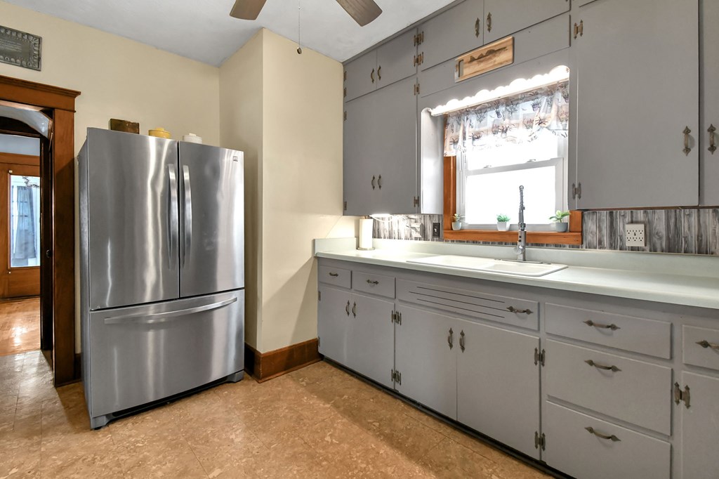 419 Maplewood Street, Willard, Ohio 44890, 4 Bedrooms Bedrooms, ,1 BathroomBathrooms,Residential,For Sale,Maplewood Street,9070409 419 Maplewood Street, Willard, Ohio 44890, 4 Bedrooms Bedrooms, ,1 BathroomBathrooms,Residential,For Sale,Maplewood Street,9070409