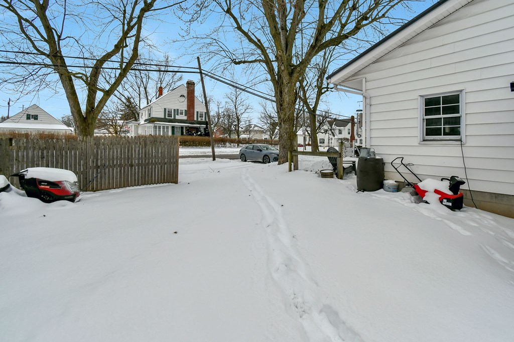 419 Maplewood Street, Willard, Ohio 44890, 4 Bedrooms Bedrooms, ,1 BathroomBathrooms,Residential,For Sale,Maplewood Street,9070409 419 Maplewood Street, Willard, Ohio 44890, 4 Bedrooms Bedrooms, ,1 BathroomBathrooms,Residential,For Sale,Maplewood Street,9070409