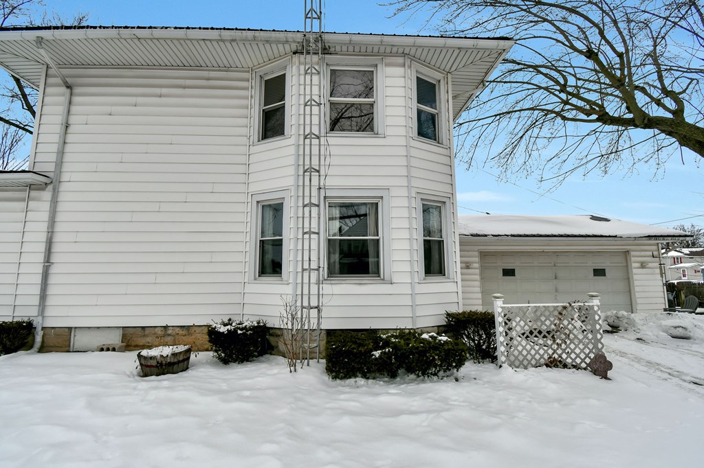 419 Maplewood Street, Willard, Ohio 44890, 4 Bedrooms Bedrooms, ,1 BathroomBathrooms,Residential,For Sale,Maplewood Street,9070409 419 Maplewood Street, Willard, Ohio 44890, 4 Bedrooms Bedrooms, ,1 BathroomBathrooms,Residential,For Sale,Maplewood Street,9070409