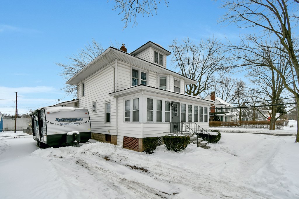 419 Maplewood Street, Willard, Ohio 44890, 4 Bedrooms Bedrooms, ,1 BathroomBathrooms,Residential,For Sale,Maplewood Street,9070409 419 Maplewood Street, Willard, Ohio 44890, 4 Bedrooms Bedrooms, ,1 BathroomBathrooms,Residential,For Sale,Maplewood Street,9070409