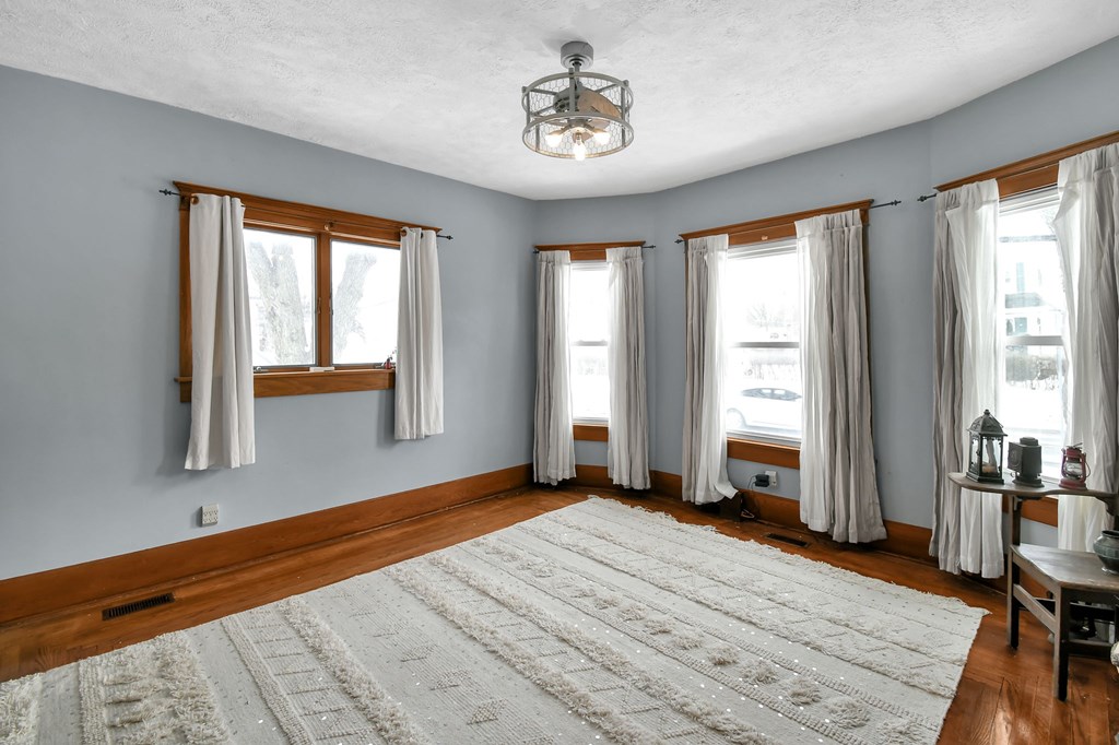 419 Maplewood Street, Willard, Ohio 44890, 4 Bedrooms Bedrooms, ,1 BathroomBathrooms,Residential,For Sale,Maplewood Street,9070409 419 Maplewood Street, Willard, Ohio 44890, 4 Bedrooms Bedrooms, ,1 BathroomBathrooms,Residential,For Sale,Maplewood Street,9070409