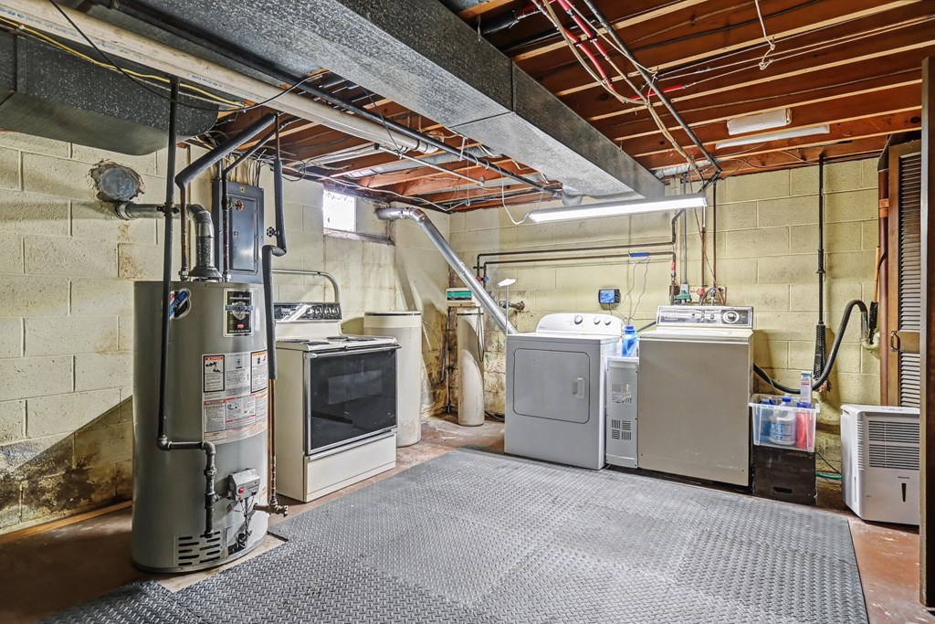 1326 Rosedale Drive, Mansfield, Ohio 44906, 4 Bedrooms Bedrooms, ,2 BathroomsBathrooms,Residential,For Sale,Rosedale Drive,9070413