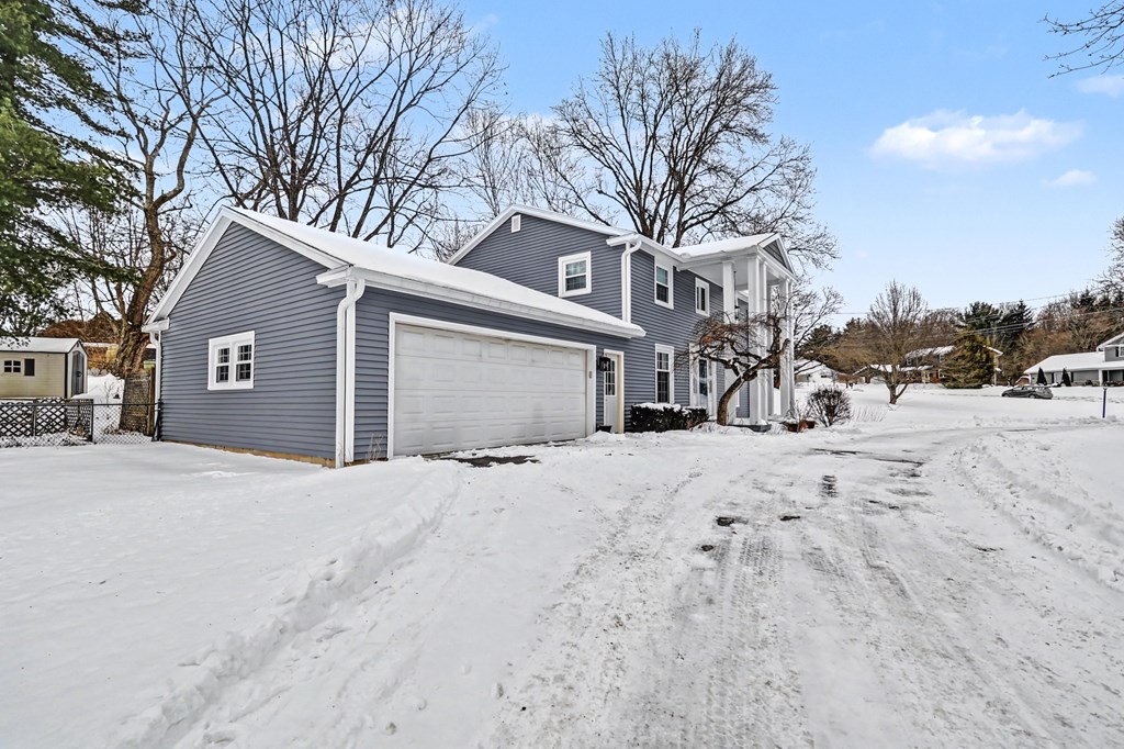 1326 Rosedale Drive, Mansfield, Ohio 44906, 4 Bedrooms Bedrooms, ,2 BathroomsBathrooms,Residential,For Sale,Rosedale Drive,9070413