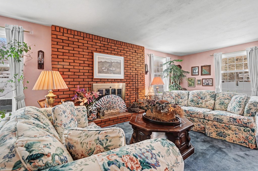 1326 Rosedale Drive, Mansfield, Ohio 44906, 4 Bedrooms Bedrooms, ,2 BathroomsBathrooms,Residential,For Sale,Rosedale Drive,9070413