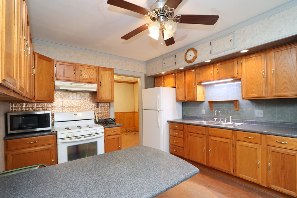 941 Reid Street, Bucyrus, Ohio 44820, 3 Bedrooms Bedrooms, ,1 BathroomBathrooms,Residential,For Sale,Reid Street,9070416 941 Reid Street, Bucyrus, Ohio 44820, 3 Bedrooms Bedrooms, ,1 BathroomBathrooms,Residential,For Sale,Reid Street,9070416