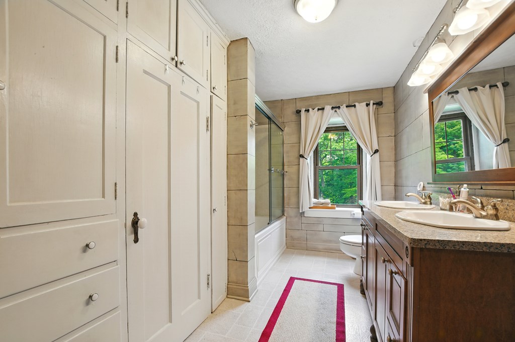 291 N Stewart Road, Mansfield, Ohio 44905, 6 Bedrooms Bedrooms, ,4 BathroomsBathrooms,Residential,For Sale,Stewart Road,9067300