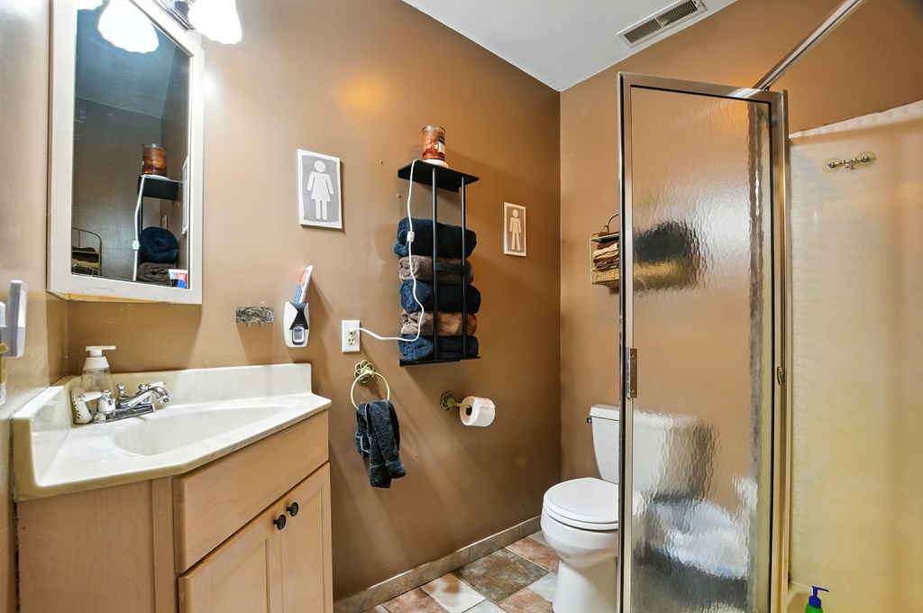 291 N Stewart Road, Mansfield, Ohio 44905, 6 Bedrooms Bedrooms, ,4 BathroomsBathrooms,Residential,For Sale,Stewart Road,9067300