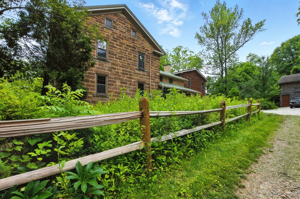 291 N Stewart Road, Mansfield, Ohio 44905, 6 Bedrooms Bedrooms, ,4 BathroomsBathrooms,Residential,For Sale,Stewart Road,9067300