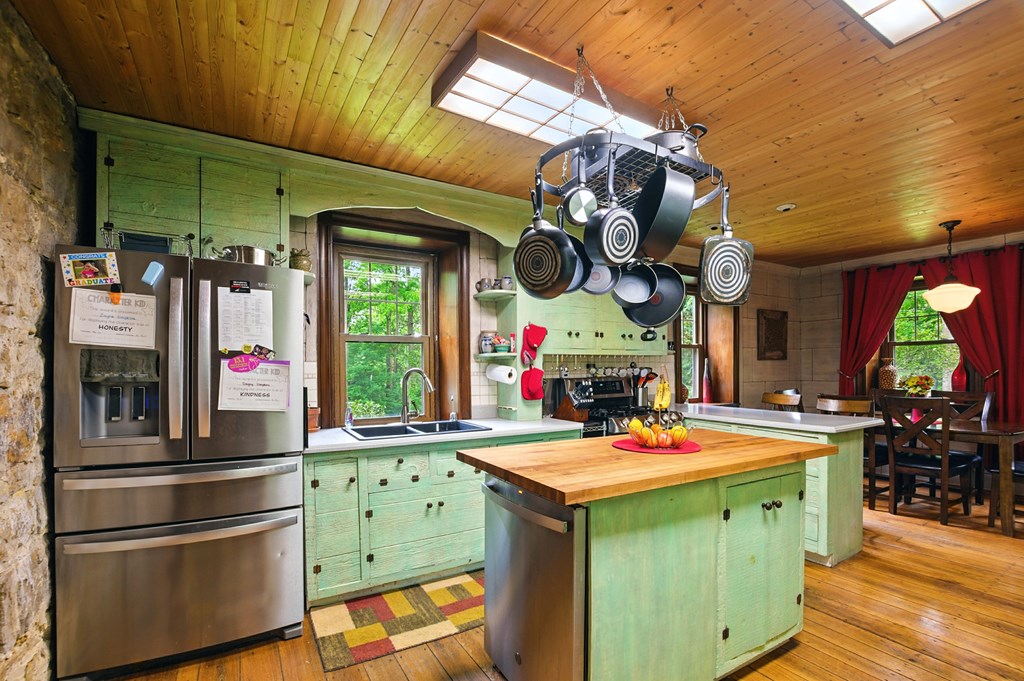 291 N Stewart Road, Mansfield, Ohio 44905, 6 Bedrooms Bedrooms, ,4 BathroomsBathrooms,Residential,For Sale,Stewart Road,9067300