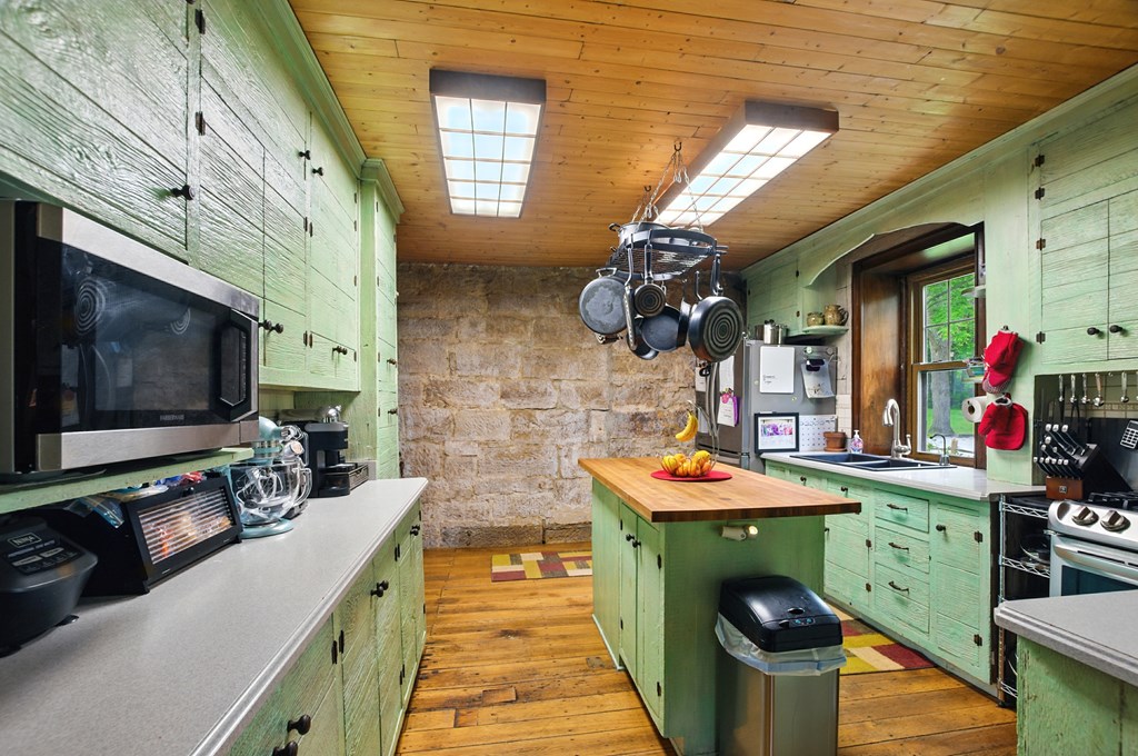 291 N Stewart Road, Mansfield, Ohio 44905, 6 Bedrooms Bedrooms, ,4 BathroomsBathrooms,Residential,For Sale,Stewart Road,9067300