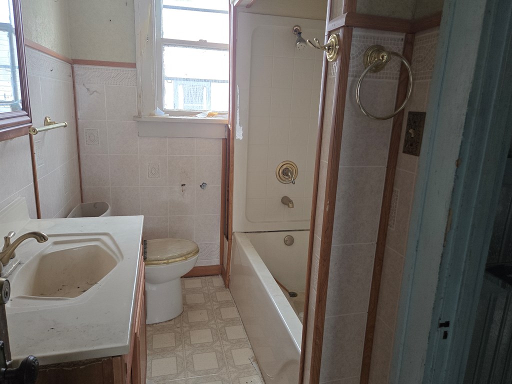 203 Home Avenue, Mansfield, Ohio 44902, 3 Bedrooms Bedrooms, ,2 BathroomsBathrooms,Residential,For Sale,Home Avenue,9070447 203 Home Avenue, Mansfield, Ohio 44902, 3 Bedrooms Bedrooms, ,2 BathroomsBathrooms,Residential,For Sale,Home Avenue,9070447